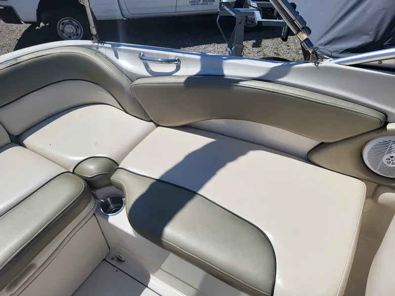 Slide: The Image of Sea Ray SUNDECK 2005 - 26