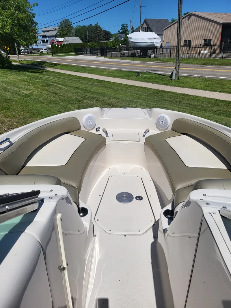 Slide: The Image of Sea Ray SUNDECK 2005 - 9