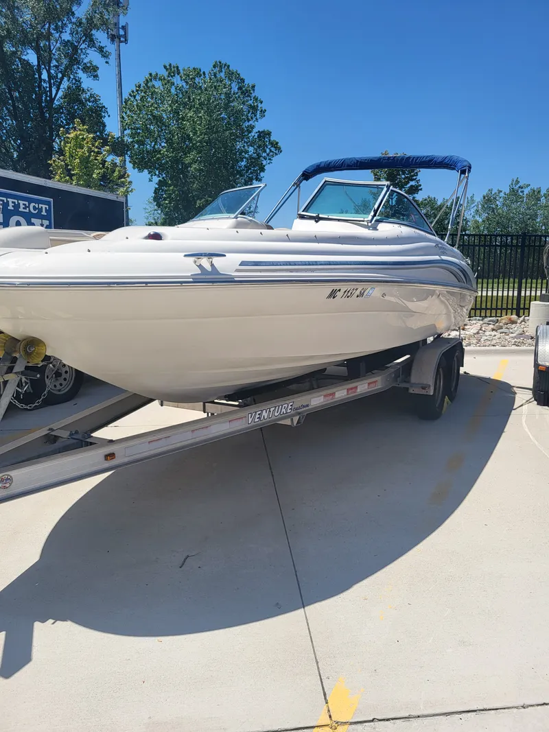 The Image of Sea Ray SUNDECK 2002 - 0