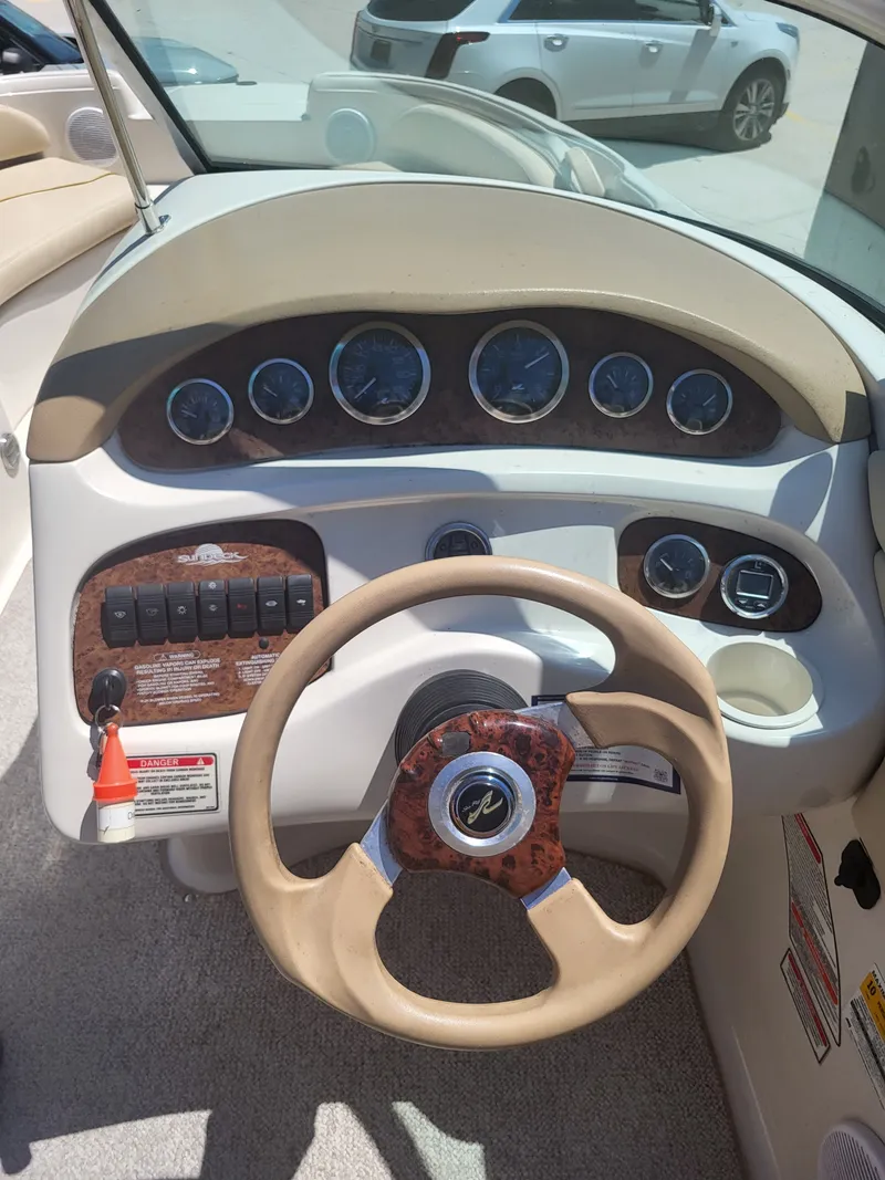 Slide: The Image of Sea Ray SUNDECK 2002 - 11