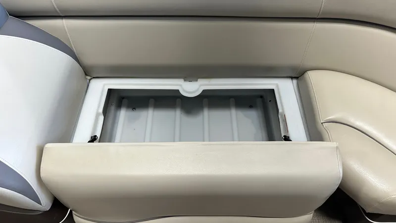 Slide: The Image of Premier 250 SOLARIS 2017 - 27