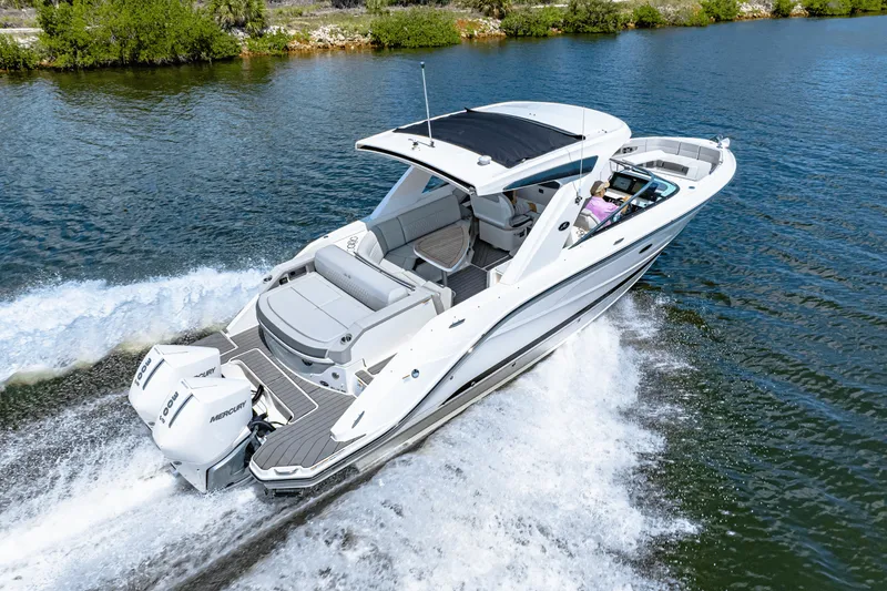 Slide: The Image of Sea Ray SLX 310 Outboard 2026 - 15