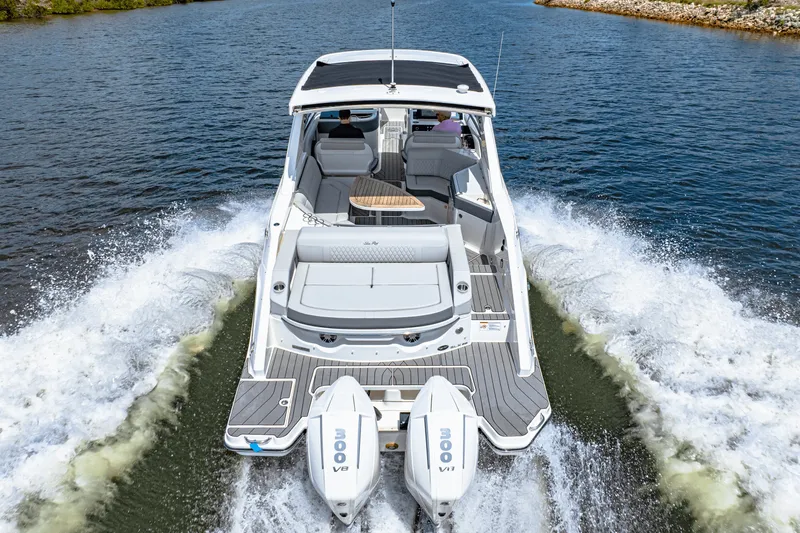 Slide: The Image of Sea Ray SLX 310 Outboard 2026 - 16