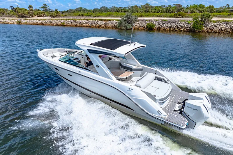 Slide: The Image of Sea Ray SLX 310 Outboard 2026 - 17