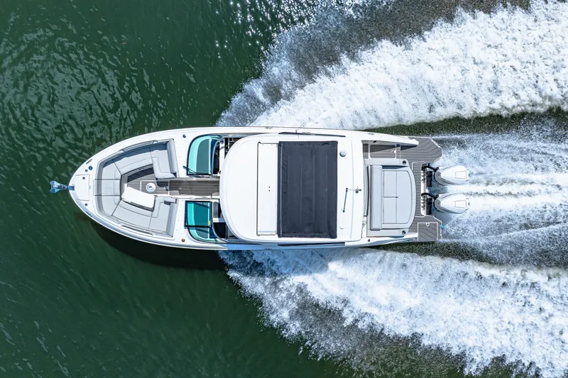 Slide: The Image of Sea Ray SLX 310 Outboard 2026 - 20