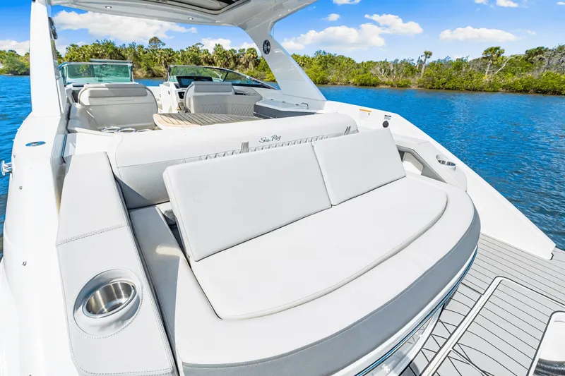 Slide: The Image of Sea Ray SLX 310 Outboard 2026 - 22