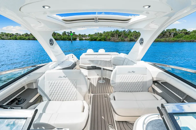 Slide: The Image of Sea Ray SLX 310 Outboard 2026 - 30