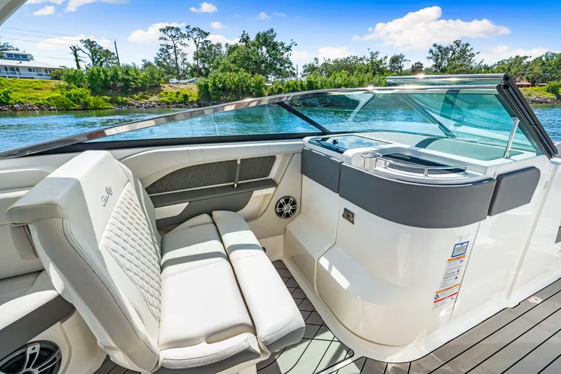 Slide: The Image of Sea Ray SLX 310 Outboard 2026 - 34