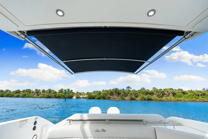 Slide: The Image of Sea Ray SLX 310 Outboard 2026 - 39