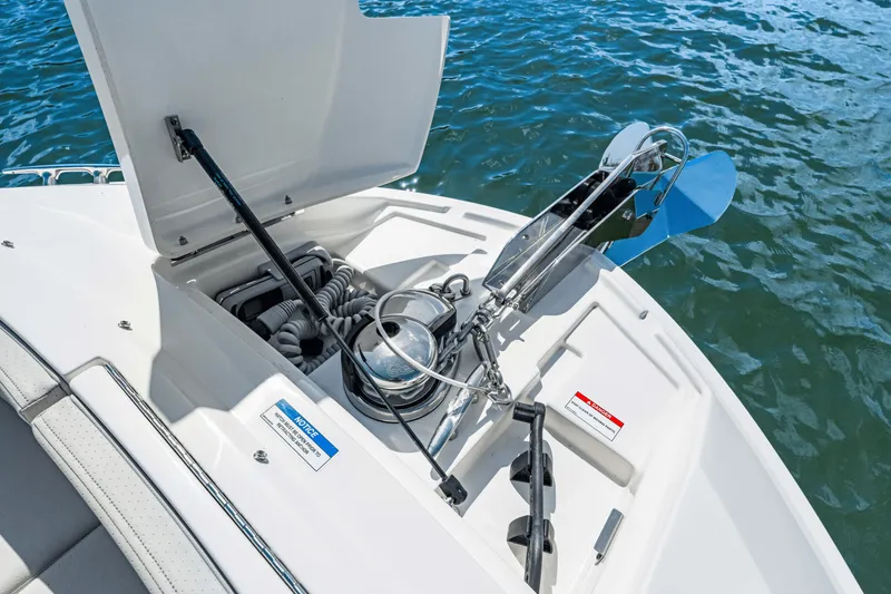 Slide: The Image of Sea Ray SLX 310 Outboard 2026 - 42