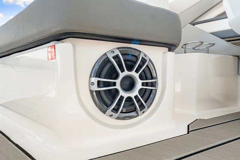 Slide: The Image of Sea Ray SLX 310 Outboard 2026 - 43