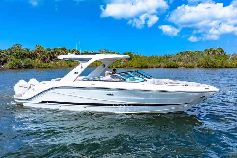 Slide: The Image of Sea Ray SLX 310 Outboard 2026 - 8