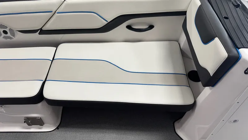 Slide: The Image of Yamaha AR210 2019 - 26