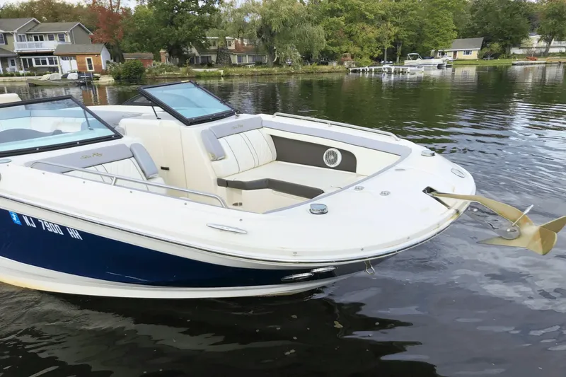 Slide: The Image of Sea Ray 290 SUNDECK 2016 - 4