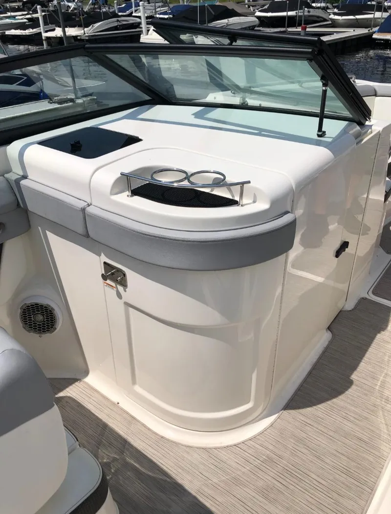 Slide: The Image of Sea Ray 290 SUNDECK 2016 - 14