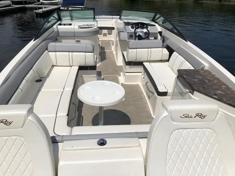 Slide: The Image of Sea Ray 290 SUNDECK 2016 - 16