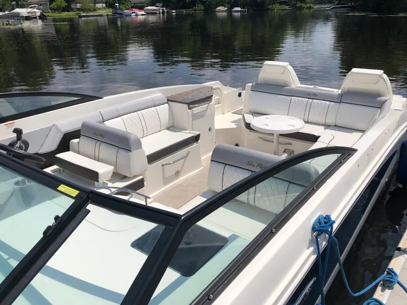 Slide: The Image of Sea Ray 290 SUNDECK 2016 - 19