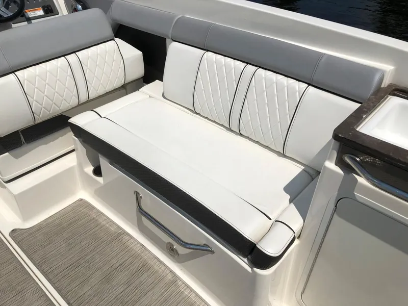 Slide: The Image of Sea Ray 290 SUNDECK 2016 - 20