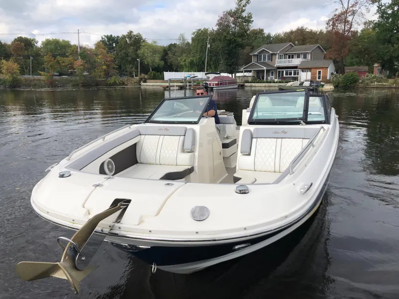 Slide: The Image of Sea Ray 290 SUNDECK 2016 - 4