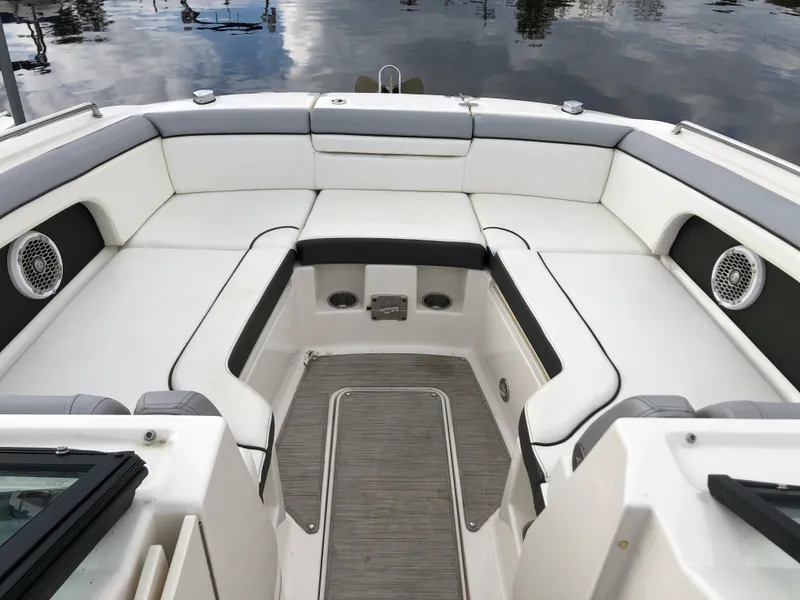 Slide: The Image of Sea Ray 290 SUNDECK 2016 - 8