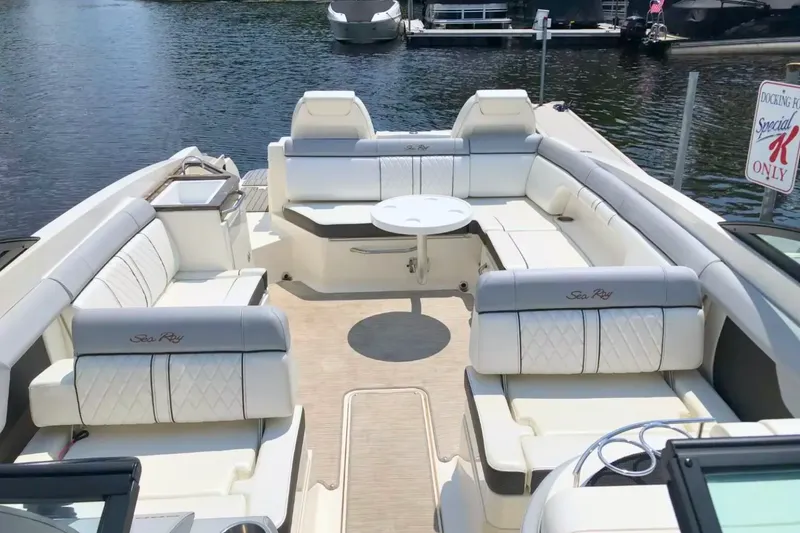 Slide: The Image of Sea Ray 290 SUNDECK 2016 - 16