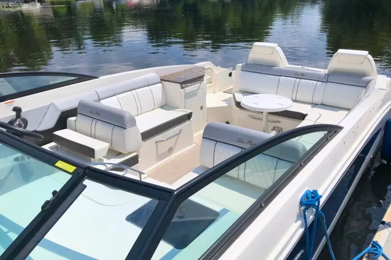Slide: The Image of Sea Ray 290 SUNDECK 2016 - 18