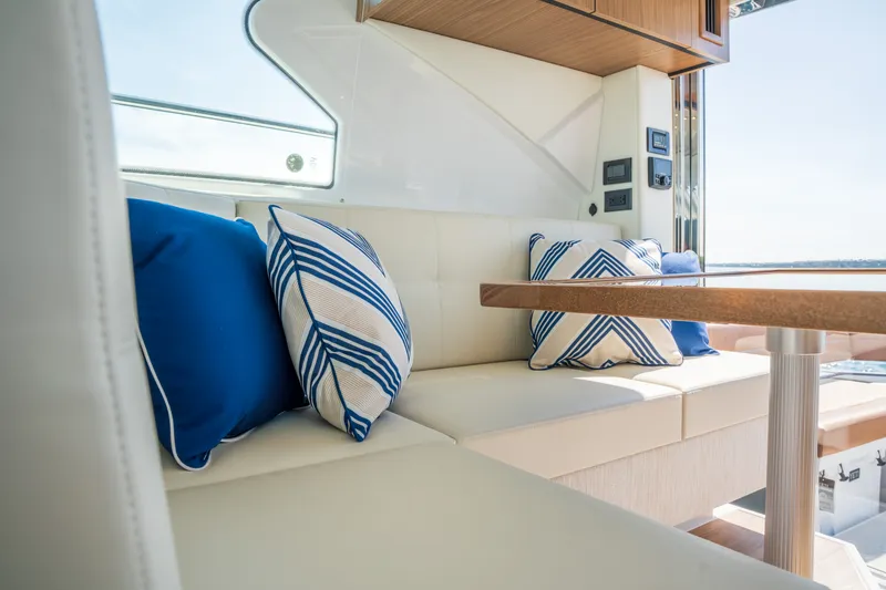 Slide: The Image of Cruisers 42 Cantius 2026 - 15