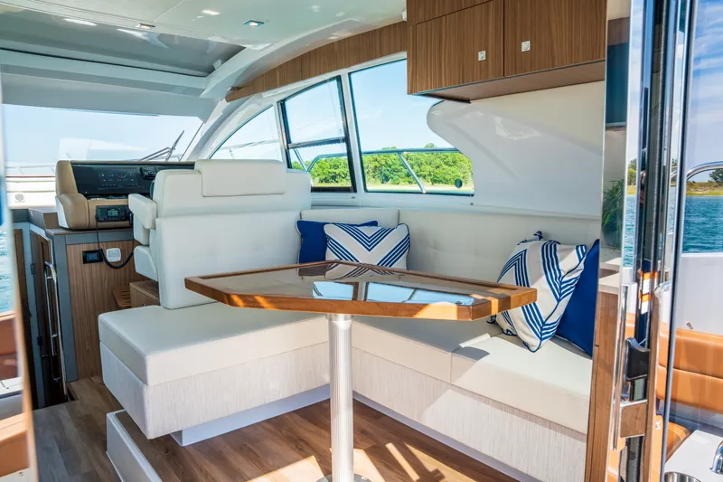 Slide: The Image of Cruisers 42 Cantius 2026 - 16