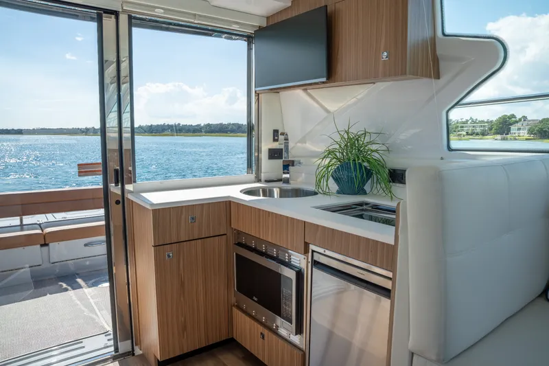 Slide: The Image of Cruisers 42 Cantius 2026 - 19