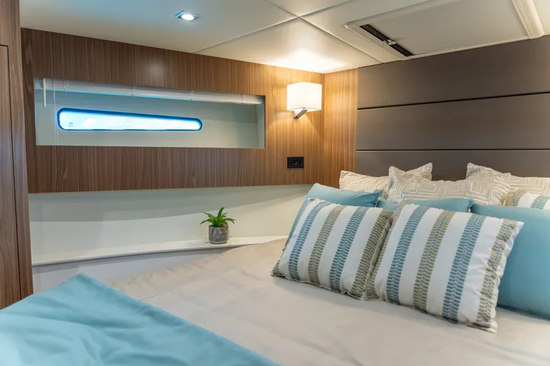 Slide: The Image of Cruisers 42 Cantius 2026 - 37