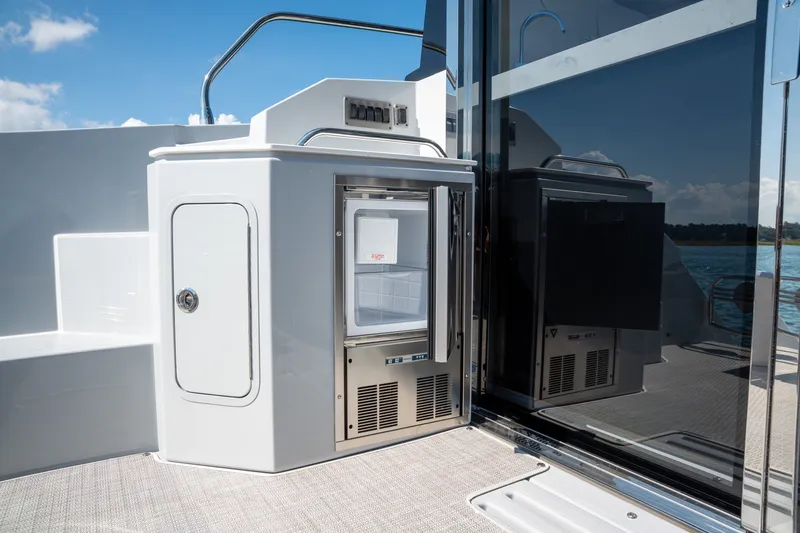 Slide: The Image of Cruisers Yachts 42 Cantius 2026 - 12