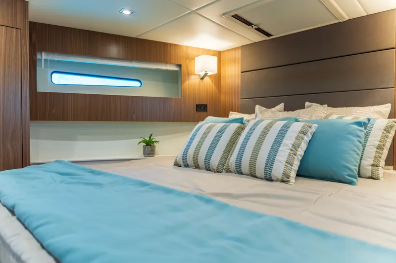 Slide: The Image of Cruisers Yachts 42 Cantius 2026 - 38