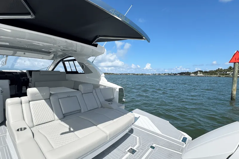 Slide: The Image of Cruisers 42 GLS Outboard 2026 - 32