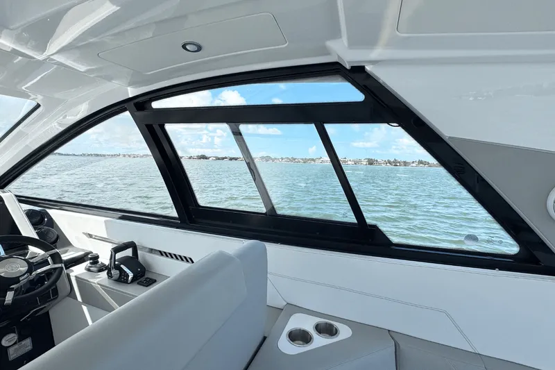 Slide: The Image of Cruisers 42 GLS Outboard 2026 - 34