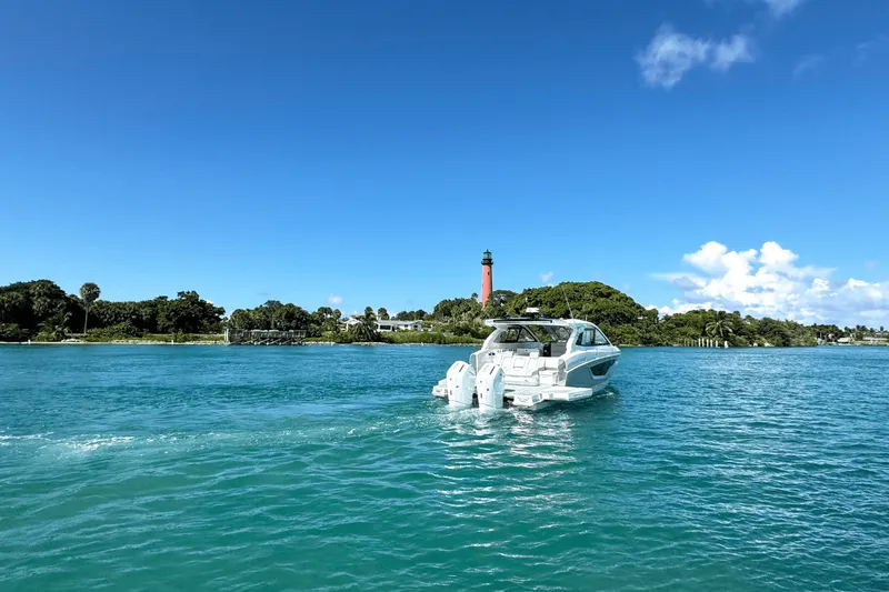 Slide: The Image of Cruisers 42 GLS Outboard 2026 - 6