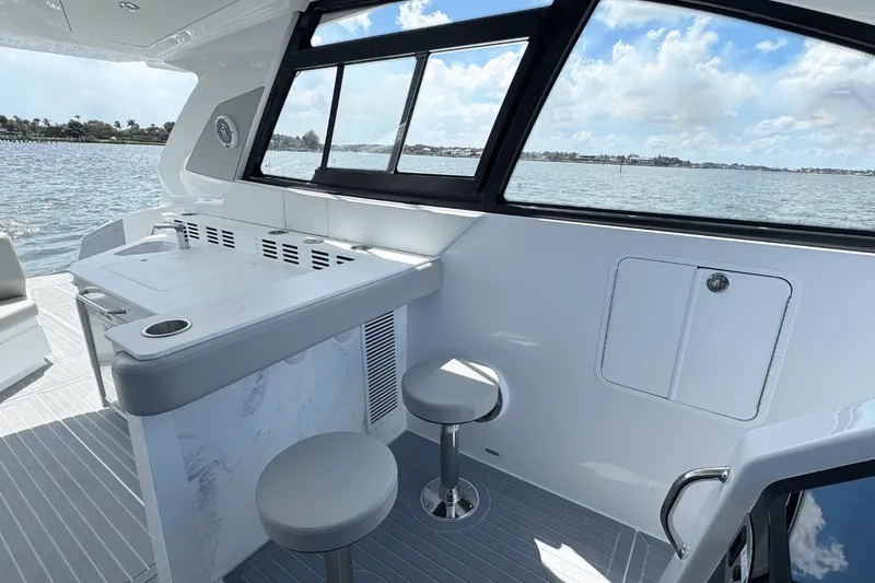 Slide: The Image of Cruisers Yachts 42 GLS Outboard 2026 - 16