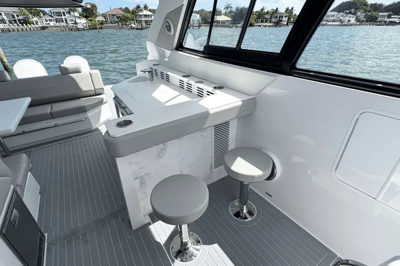 Slide: The Image of Cruisers Yachts 42 GLS Outboard 2026 - 21