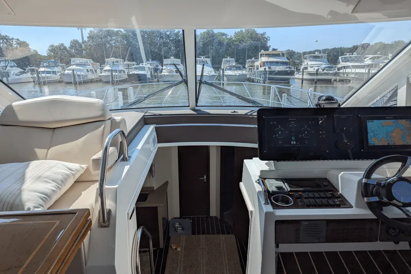 Slide: The Image of Cruisers Yachts 48 CANTIUS 2013 - 29