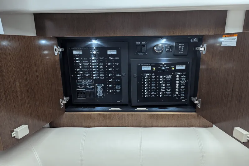 Slide: The Image of Cruisers Yachts 48 CANTIUS 2013 - 45