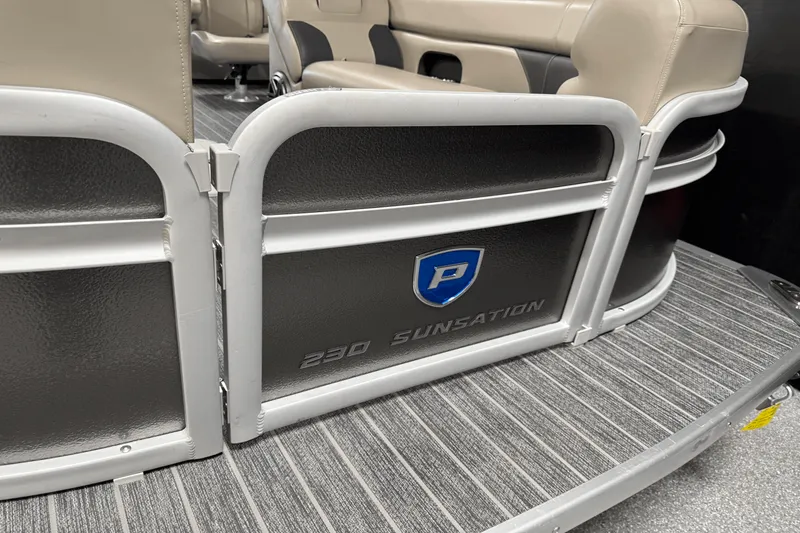 Slide: The Image of Premier 230 Sunsation 2023 - 17
