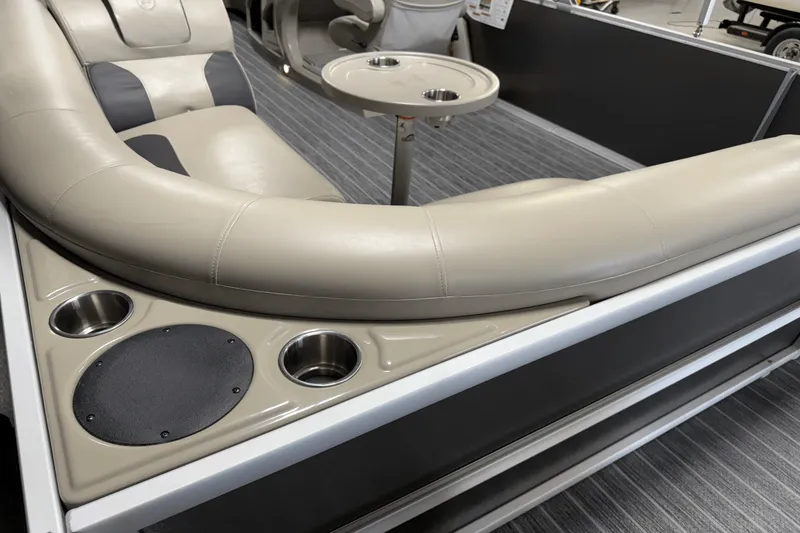Slide: The Image of Premier 230 Sunsation 2023 - 25