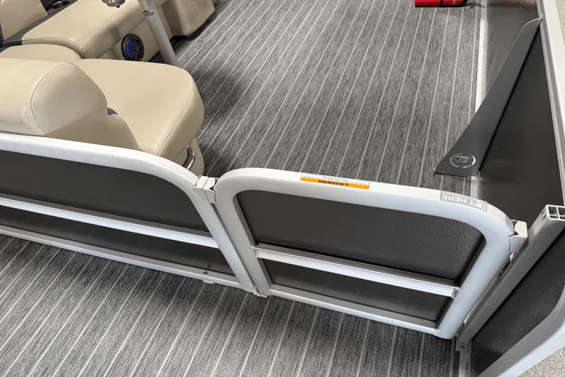 Slide: The Image of Premier 230 Sunsation 2023 - 26