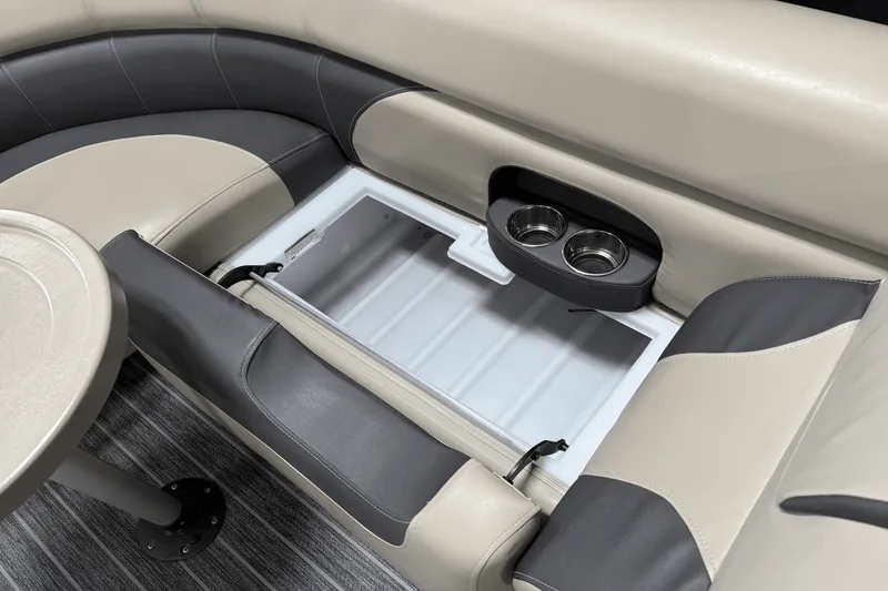 Slide: The Image of Premier 230 Sunsation 2023 - 35