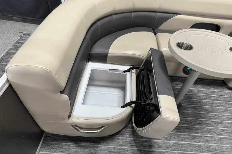 Slide: The Image of Premier 230 Sunsation 2023 - 39
