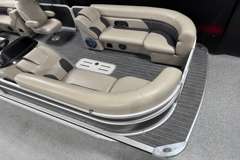 Slide: The Image of Premier 230 Sunsation 2023 - 4