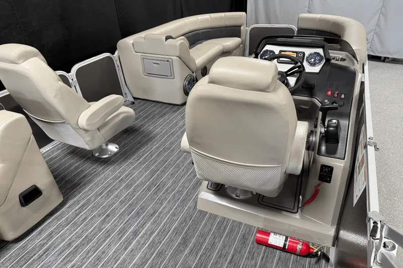 Slide: The Image of Premier 230 Sunsation 2023 - 40