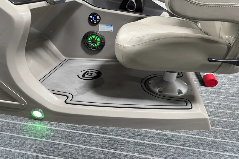 Slide: The Image of Premier 230 Sunsation 2023 - 44