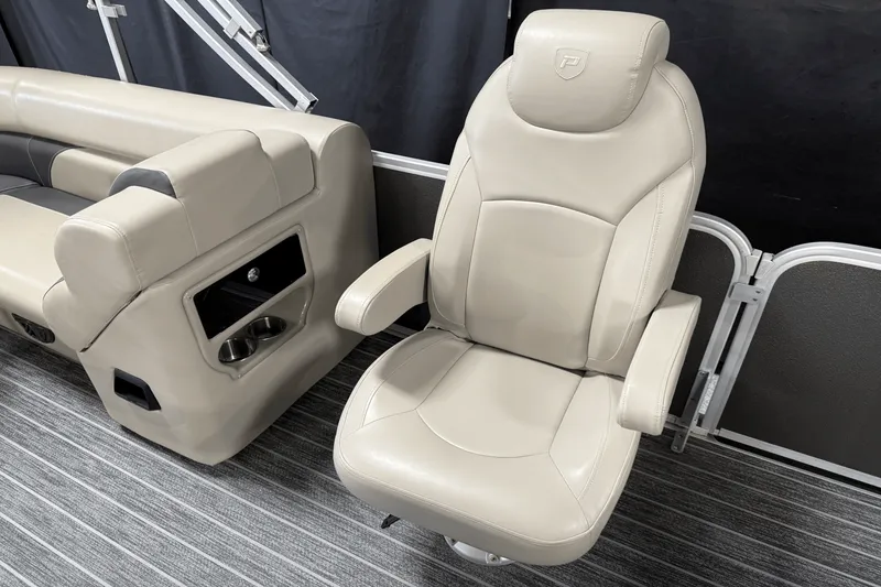 Slide: The Image of Premier 230 Sunsation 2023 - 58