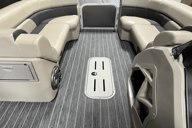 Slide: The Image of Premier 230 Sunsation 2023 - 62