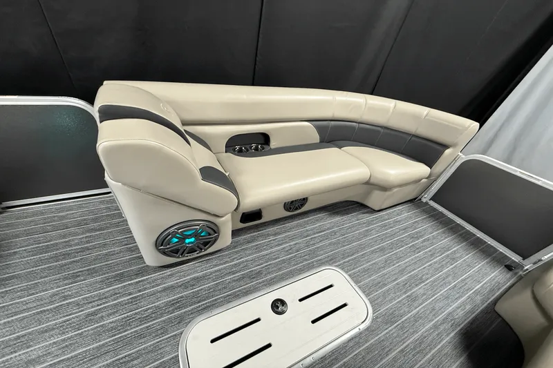 Slide: The Image of Premier 230 Sunsation 2023 - 64